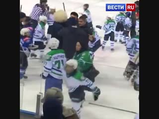 video of the brawl of young hockey players with the participation of their parents in sterlitamak