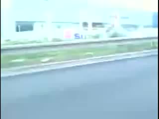 gelding without a wheel ... the driver did not notice)